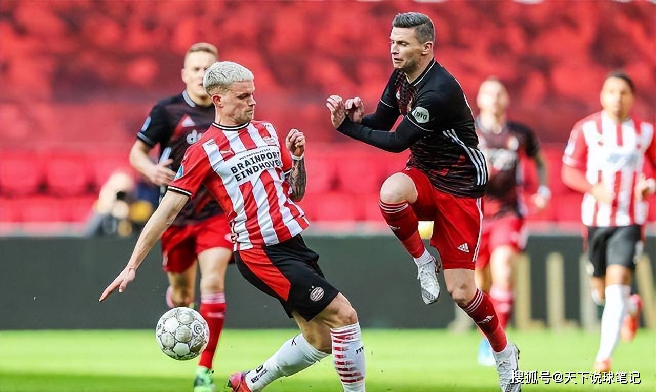 包含集结日埃因霍温迎来里程碑——欧联节点到来，球迷炸锅，临场指挥获称赞的词条